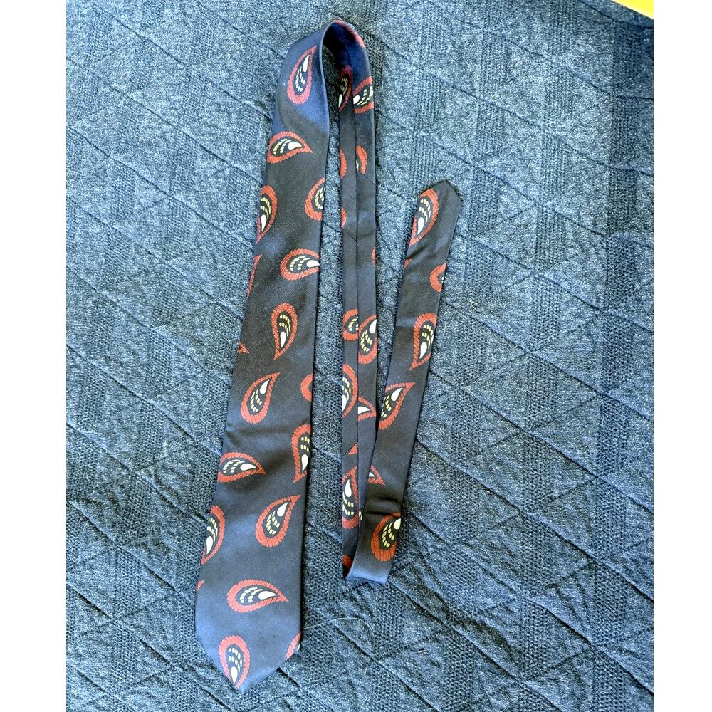 Vintage Nino Cerruti Silk Paisley Tie Made USA Navy Red Gold 3.75"